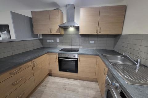 2 bedroom apartment to rent, Stretford Road, Hulme, Manchester, M15 5TP