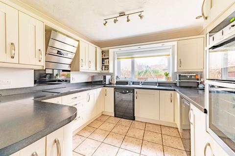 4 bedroom detached house for sale, Greenfields Road, Dereham