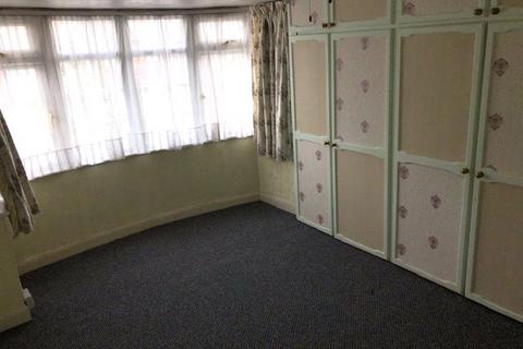 3 bedroom semi-detached house to rent, Hughes Road, Hayes, Middlesex, UB3