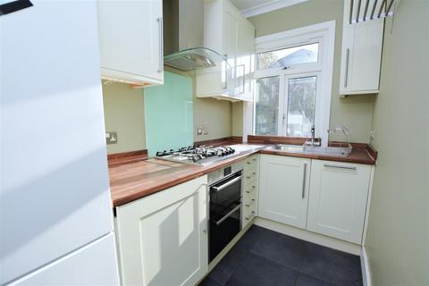 2 bedroom maisonette to rent, Lyveden Road, Colliers Wood SW17