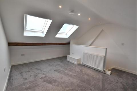 3 bedroom terraced house to rent, Kirkhill, Shepshed LE12