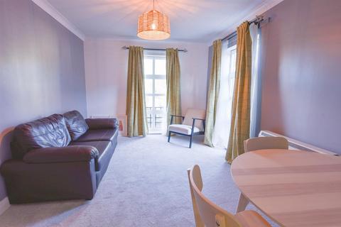 2 bedroom flat to rent, Fawcett Street, York