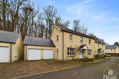 4 bedroom detached house for sale, St. Whites Road, Cinderford