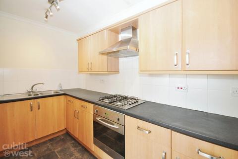 2 bedroom maisonette to rent, Whitwell Road Southsea PO4