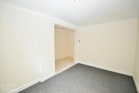 2 bedroom maisonette to rent, Whitwell Road Southsea PO4