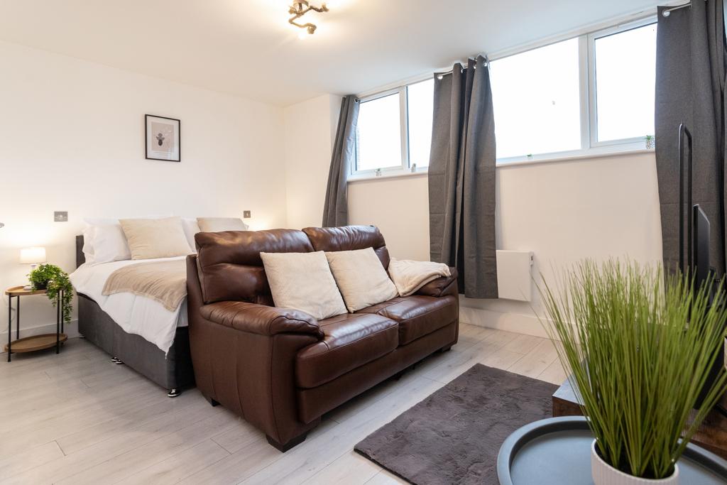 1 bedroom STUDIO apartment