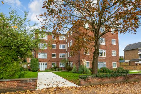 3 bedroom flat for sale, Broadlands Court, Kew Gardens Road, Richmond, Surrey