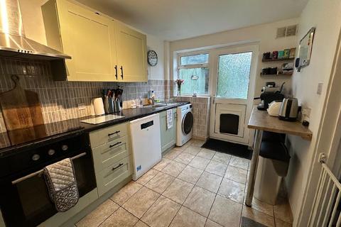 3 bedroom terraced house to rent, Kingsthorpe Avenue, Corby NN17