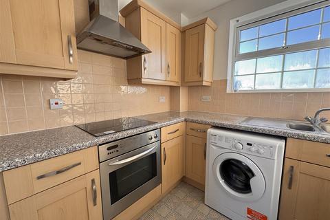 2 bedroom flat to rent, St Austell Way, Swindon SN2