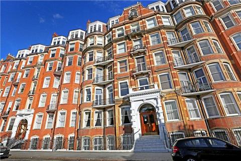 4 bedroom flat for sale, Rutland House, Marloes Road, London