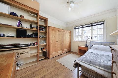 3 bedroom terraced house for sale, Merton Road, London