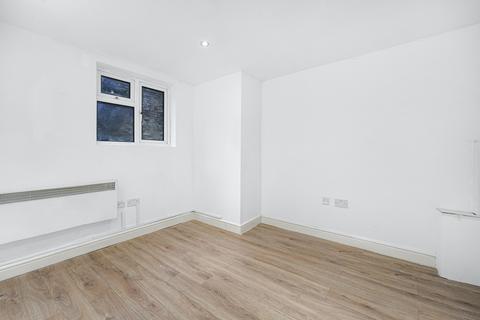 2 bedroom flat to rent, Whitechapel High Street, London