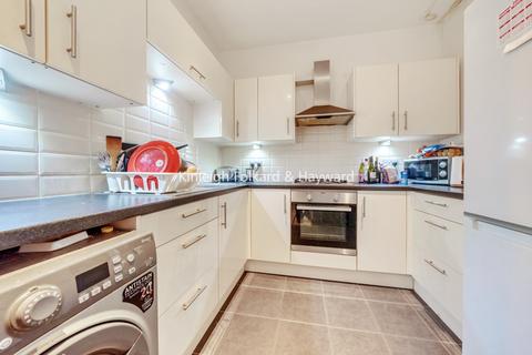 4 bedroom house to rent, Links Road London SW17