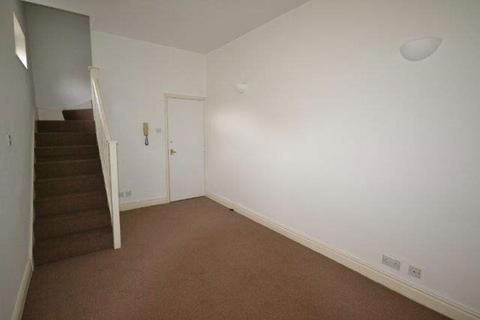 1 bedroom flat to rent, Victoria Park Road, Leicester