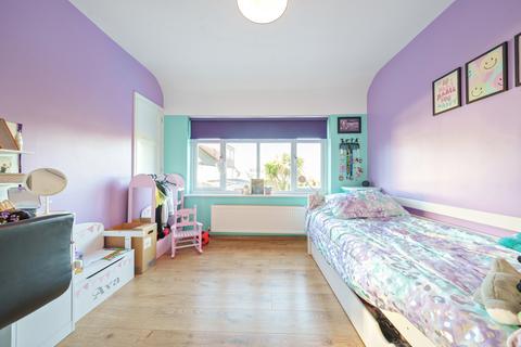 17 Cardinal Road, Ruislip, HA4 9PU