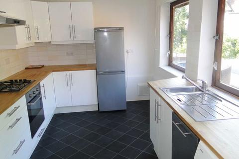 2 bedroom flat to rent, Woodlea Grove, Northwood HA6