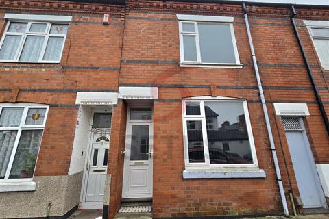 3 bedroom terraced house to rent, Devana Road, Leicester LE2