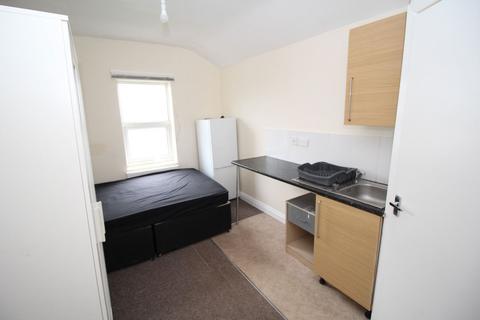 8 Blackacre Road, Dudley, DY2 8NB