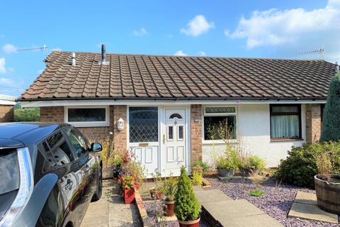 3 bedroom semi-detached house to rent, College Glade, Caerleon, Newport