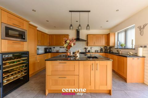 401 Birchfield Road, Redditch, B97 4NF