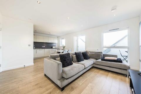 2 bedroom flat for sale, Bedford Road, London SW4