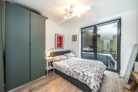 2 bedroom flat for sale, Dalberg Road, London SW2