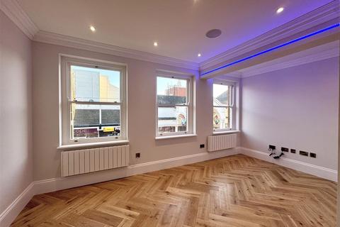 2 bedroom apartment for sale, Fleet Road, Fleet GU51