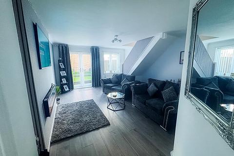 2 bedroom semi-detached house for sale, Rowntree Way, North Shields