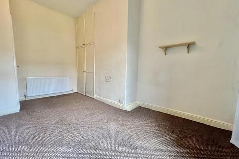 2 bedroom terraced house to rent, Grange Terrace, Bradford BD15