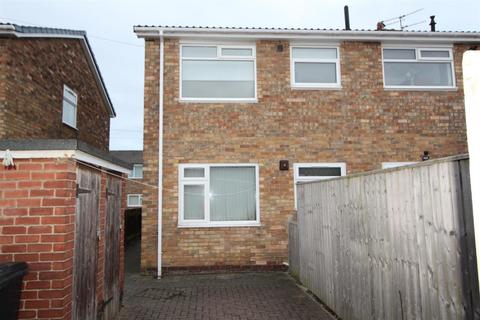 2 bedroom flat for sale, Broomlee, Ashington