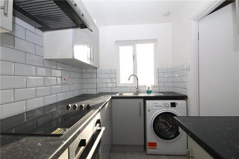 2 bedroom terraced house to rent, Bradshaws Close, London, SE25