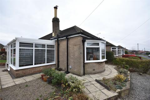 2 bedroom bungalow for sale, Kingswear Grove, Leeds, West Yorkshire