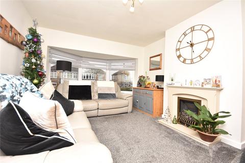 2 bedroom bungalow for sale, Kingswear Grove, Leeds, West Yorkshire