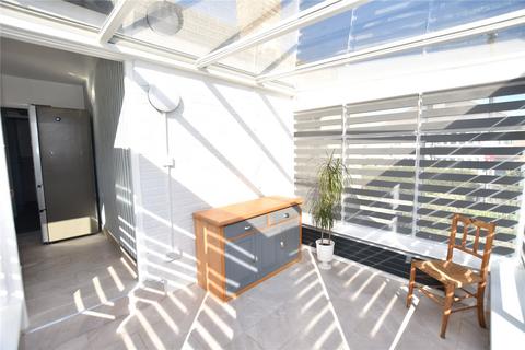 2 bedroom bungalow for sale, Kingswear Grove, Leeds, West Yorkshire