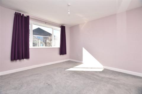 2 bedroom bungalow for sale, Kingswear Grove, Leeds, West Yorkshire