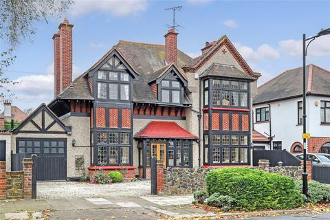 6 bedroom detached house for sale, Parkanaur Avenue, Thorpe Bay, Essex, SS1