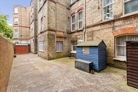 2 bedroom apartment for sale, Westbourne Gardens, Folkestone, CT20