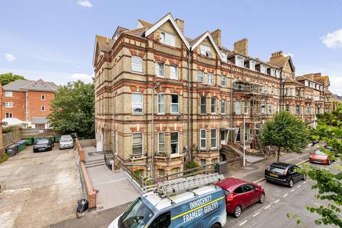 2 bedroom apartment for sale, Westbourne Gardens, Folkestone, CT20