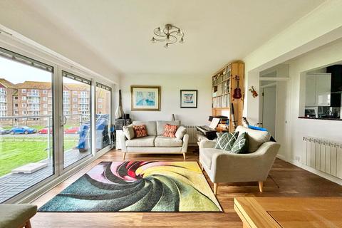 2 bedroom flat for sale, Sutton Place, Bexhill-on-Sea, TN40