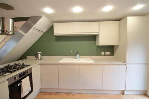 2 bedroom flat to rent, Ferndale Road, London SW4