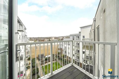 2 bedroom flat for sale, Station View, Surrey GU1