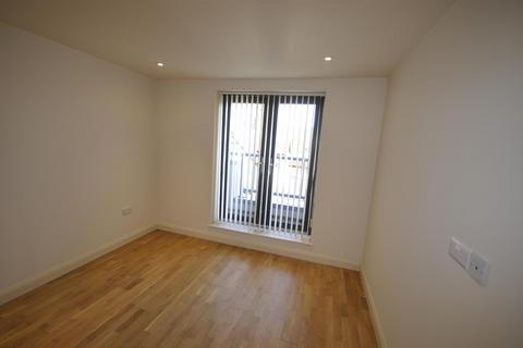 2 bedroom flat to rent, Whaddon Road Cheltenham