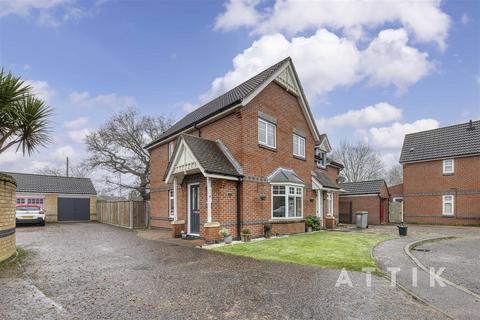 3 bedroom semi-detached house for sale, Wilks Farm Drive, Sprowston, Norwich