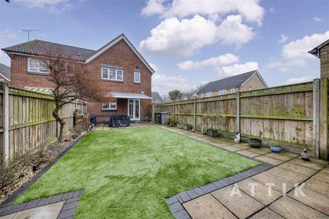 3 bedroom semi-detached house for sale, Wilks Farm Drive, Sprowston, Norwich