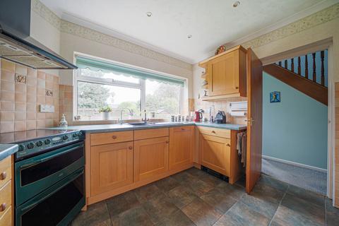 6 bedroom detached house for sale, Medina Gardens, Oakley