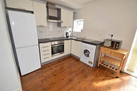 3 bedroom house to rent, Boston Street, Manchester M15