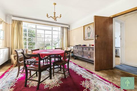 4 bedroom semi-detached house for sale, Rowan Walk, N2