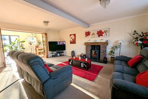 3 bedroom detached house for sale, Main Street, Flixton, Scarborough