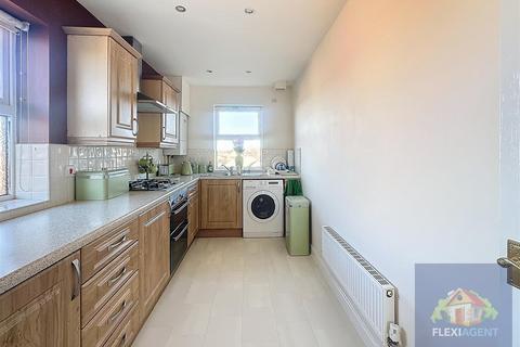 2 bedroom apartment for sale, Carnoustie Close, Birkdale, Southport PR8