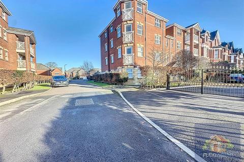 2 bedroom apartment for sale, Carnoustie Close, Birkdale, Southport PR8